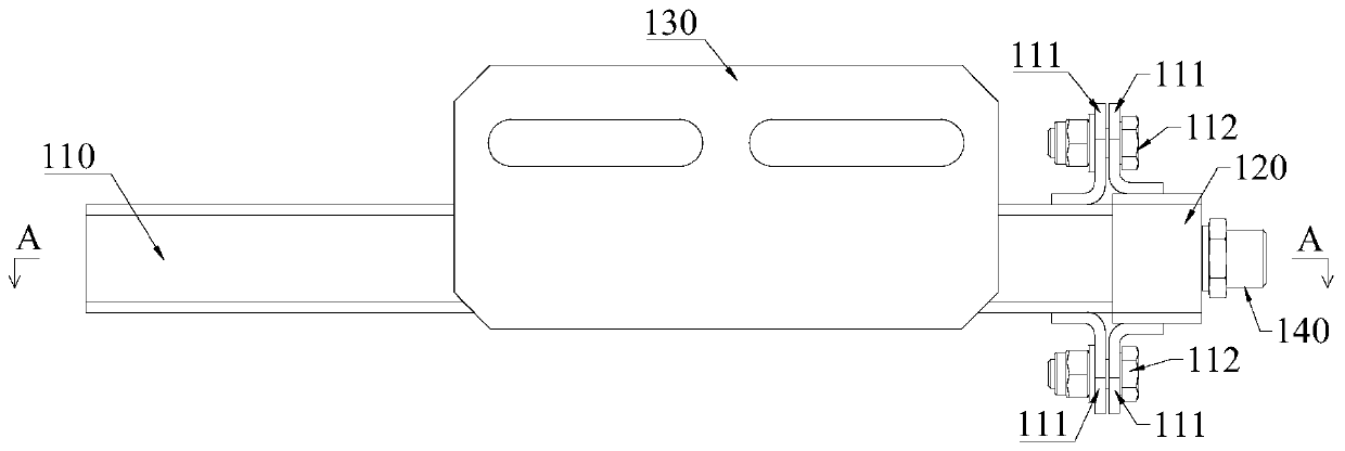 Solid wheel rim lubricating device and lubricating method