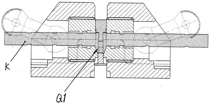 Crankshaft crank throw upsetting, forming and axial positioning combined die