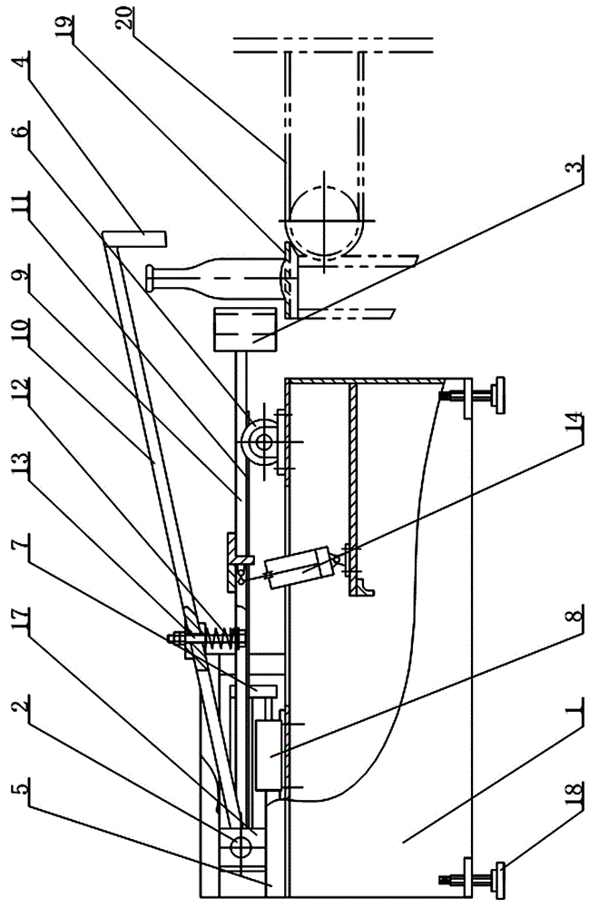 Automatic arranging and conveying system for glass containers