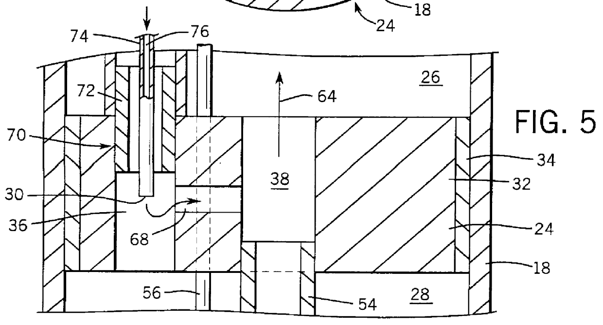 Well completion system employing multiple fluid flow paths