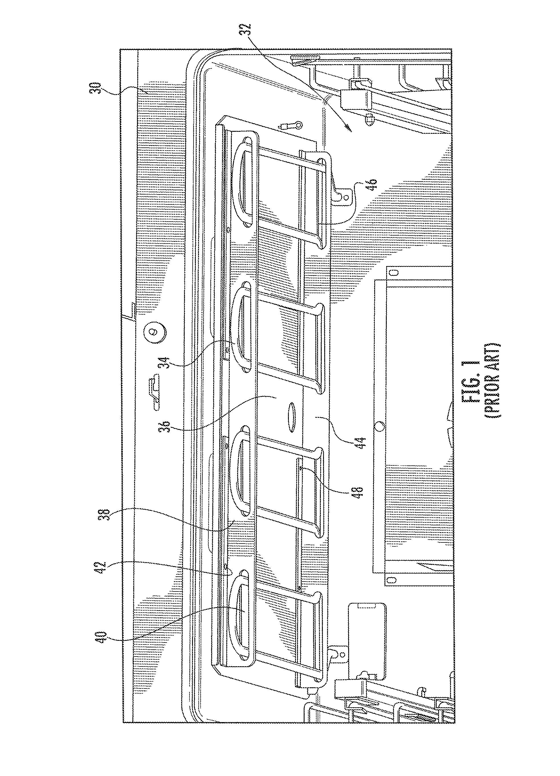 Home appliance with unitary broil element mount and reflector