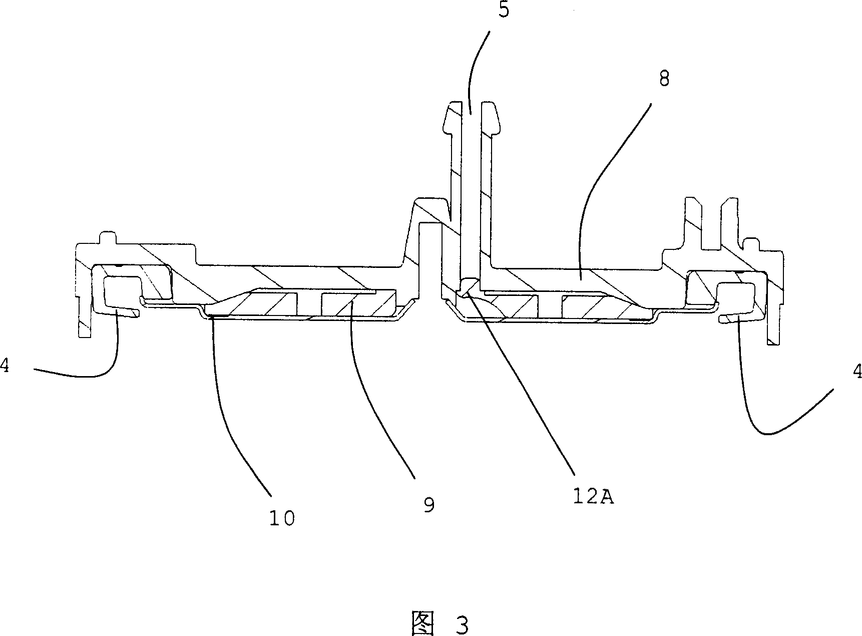 Apparatus for preventing unintended or premature release of liquid in a beverage brewing device and method thereof