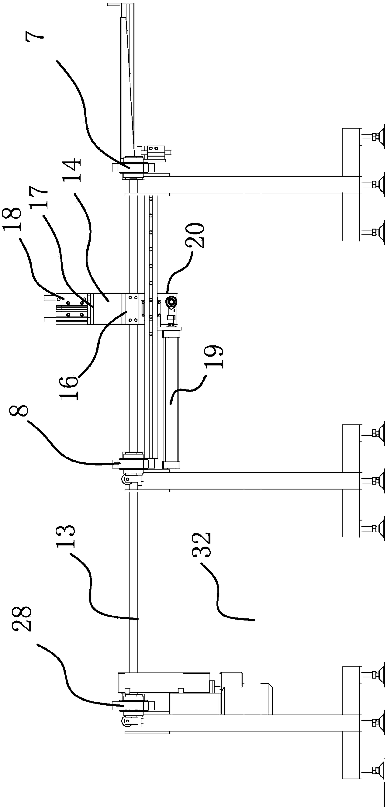 An automatic circular feeding device for wood strips