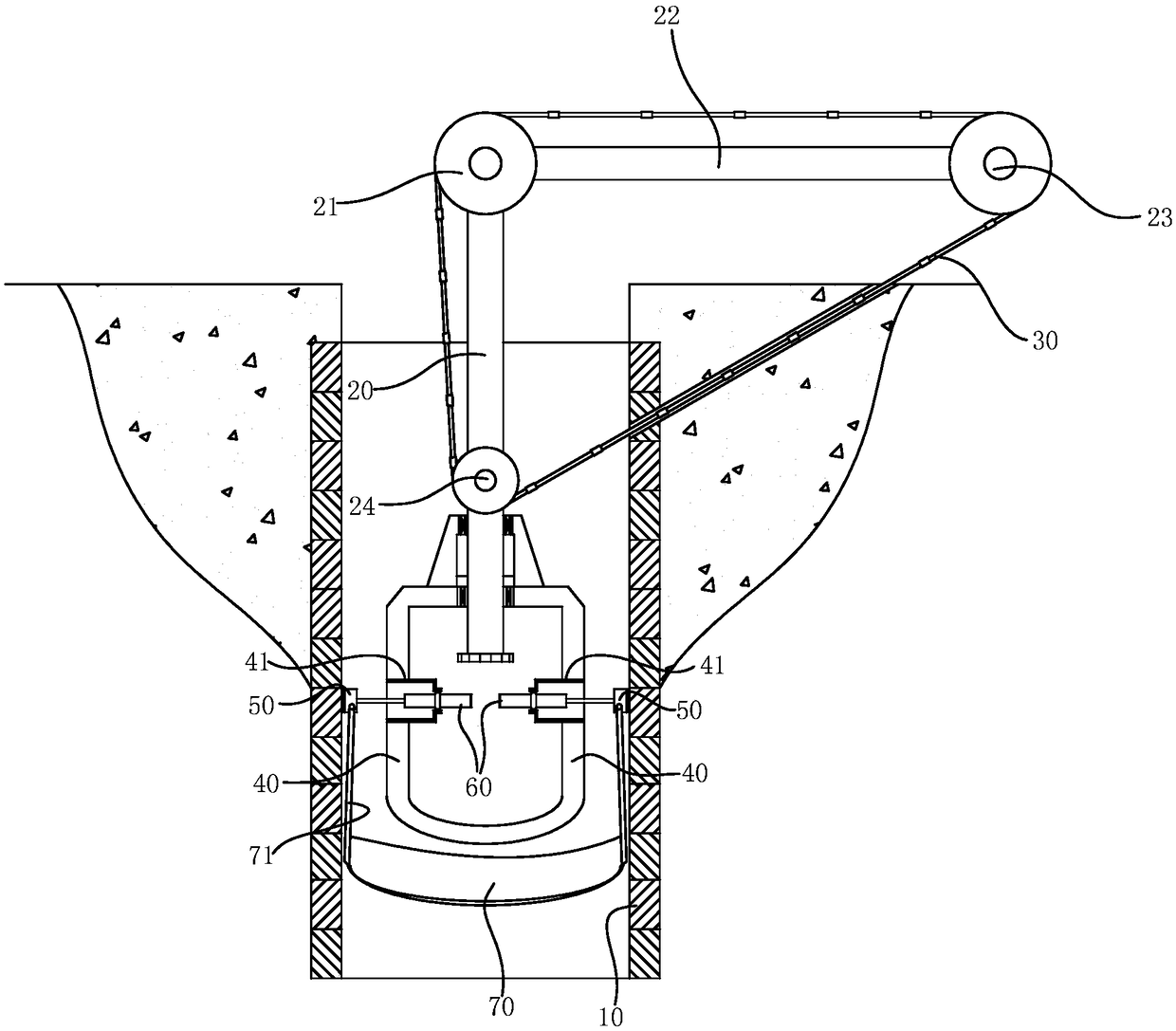 Inspection shaft head cutting device and construction method of the inspection shaft head