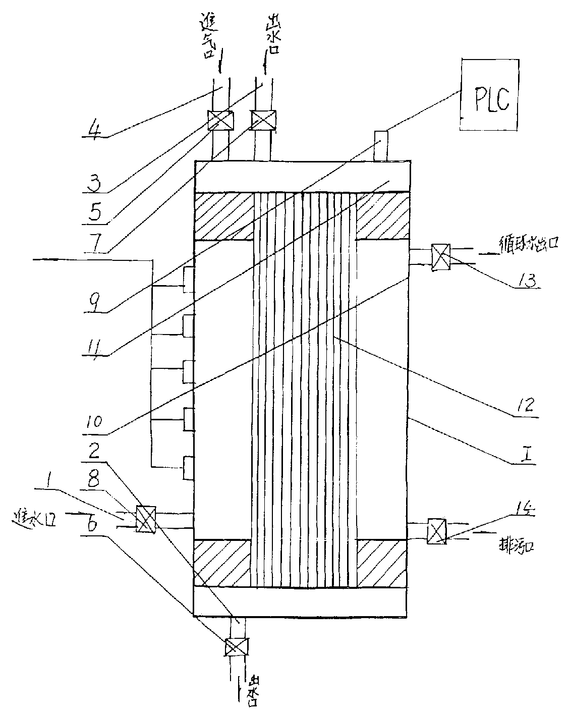 Automatic on line detecting device of hollow fiber separating membrane