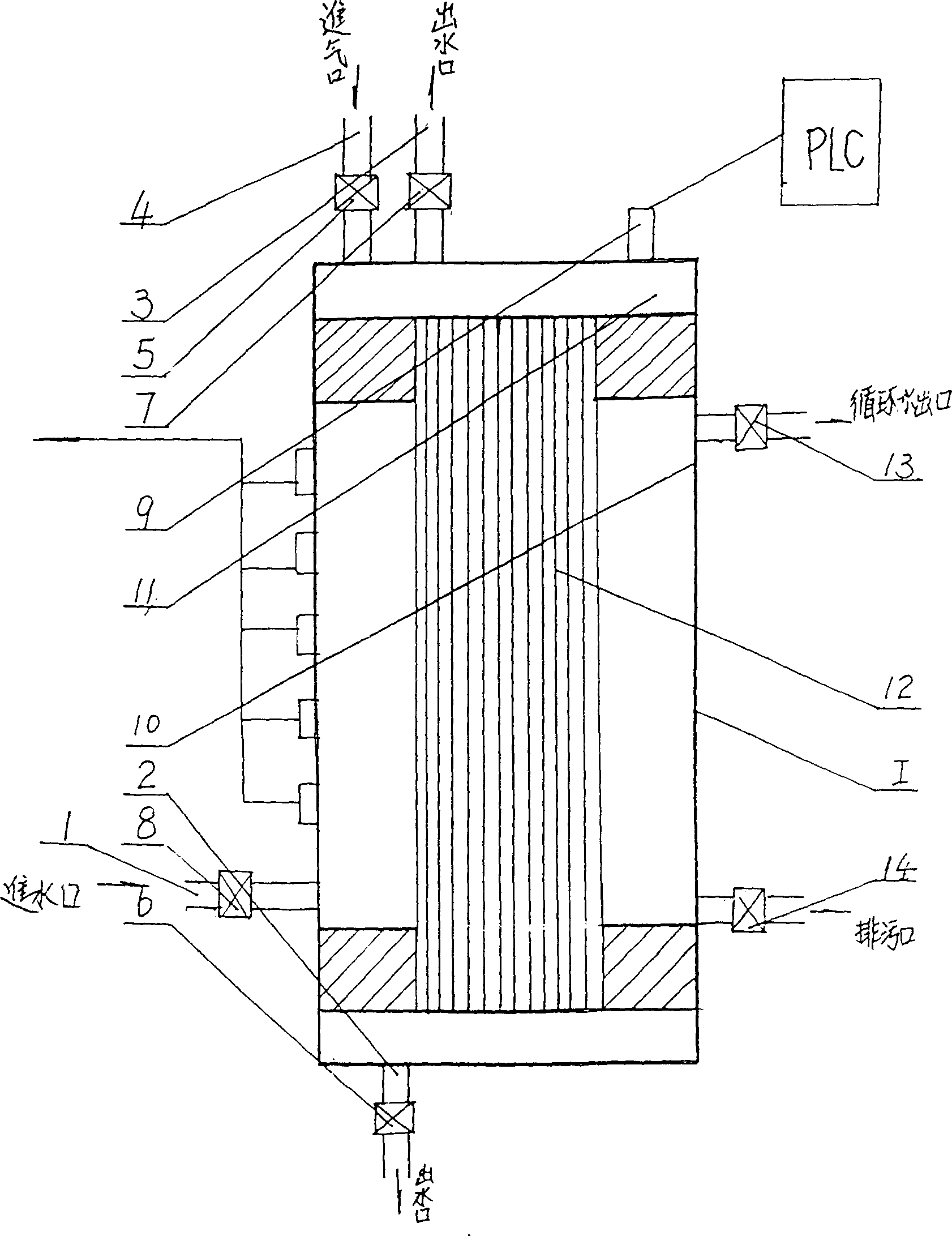 Automatic on line detecting device of hollow fiber separating membrane