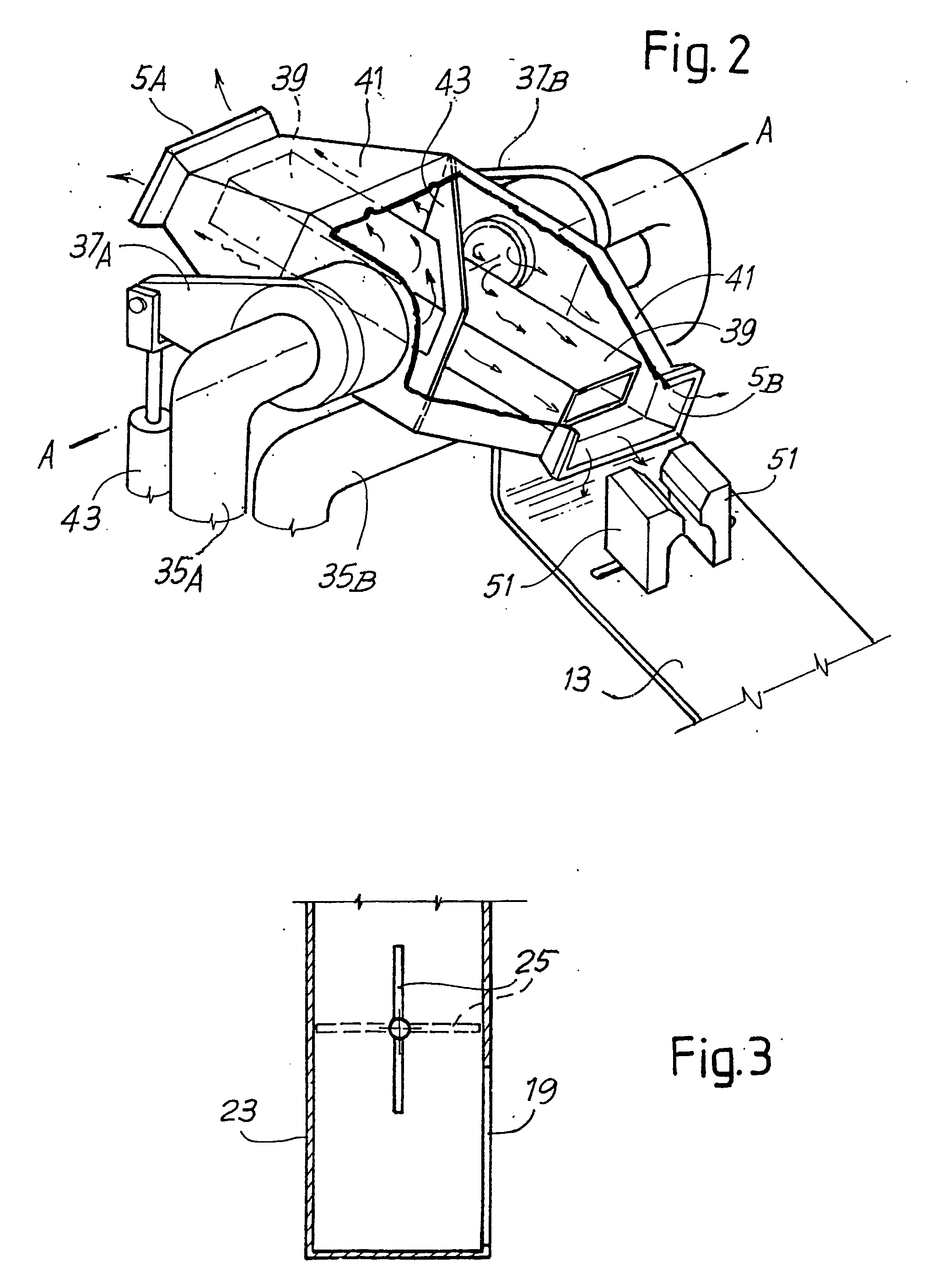 Machine and method for the continuous treatment of a fabric