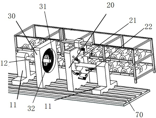 Fiber winding device of pressure vessel and production method thereof