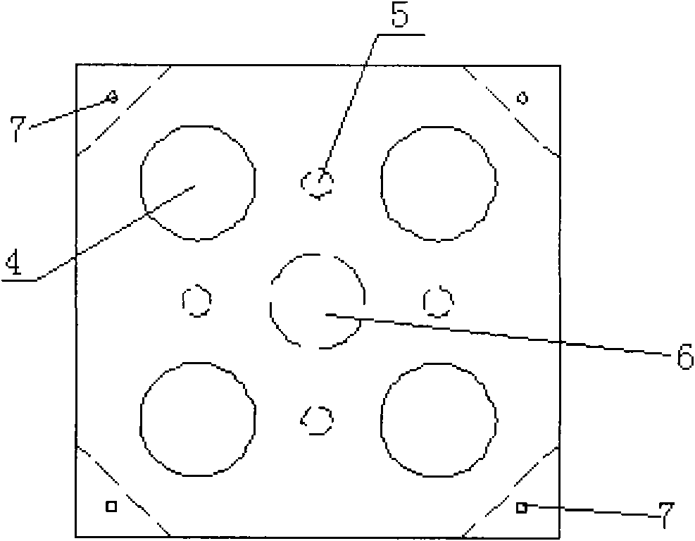 Wind-proofing sand-blocking device