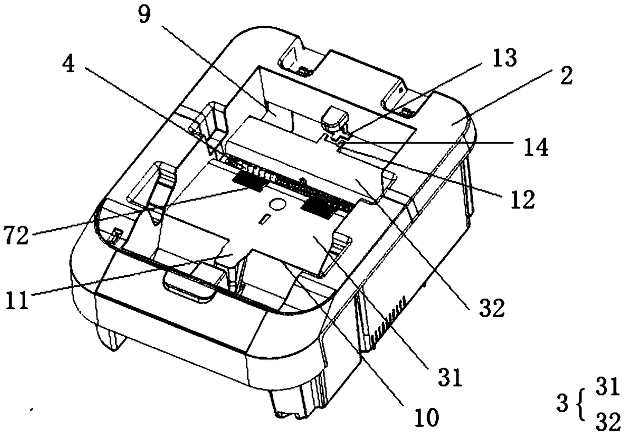 Automatic paper crushing machine with staple removal structure and staple removal method thereof