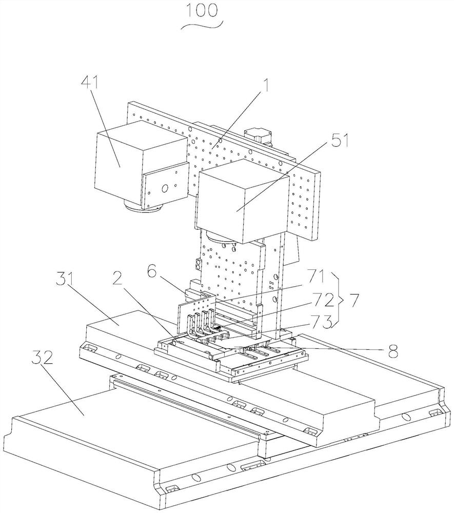 Battery piece cutting device and cutting method