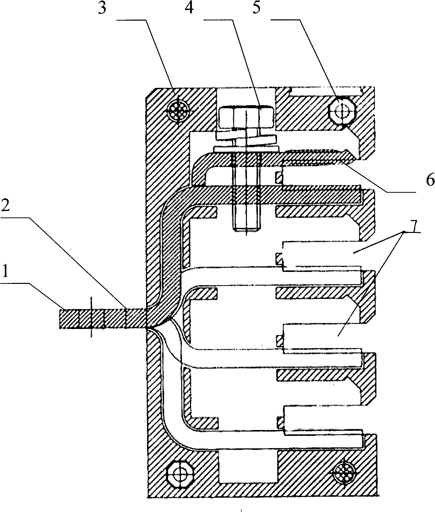 Assembly type bus connecting mechanism