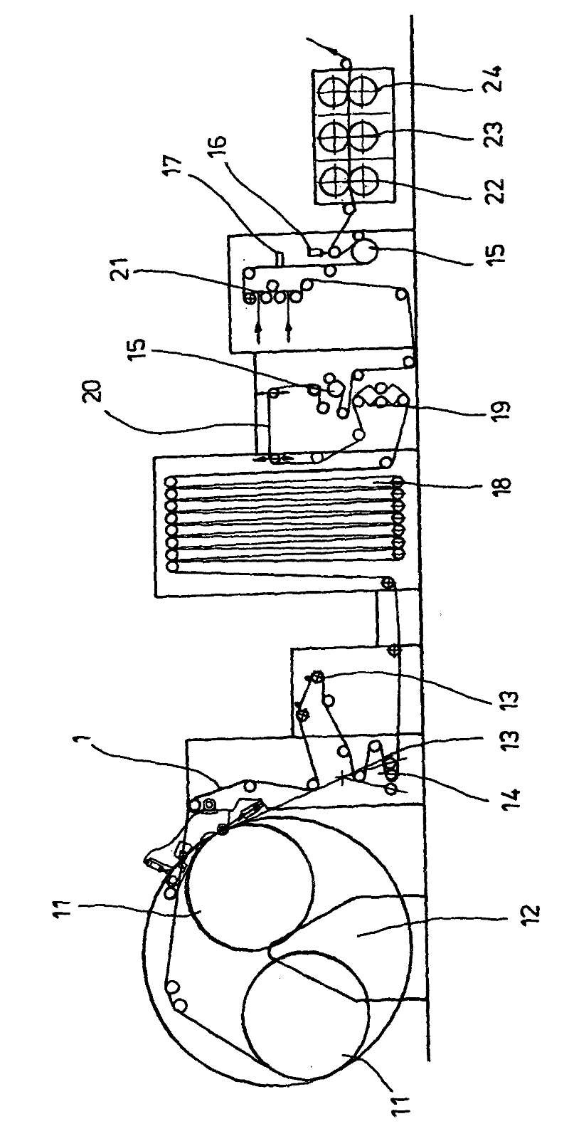 Method and apparatus for producing container-shaped composite packaging