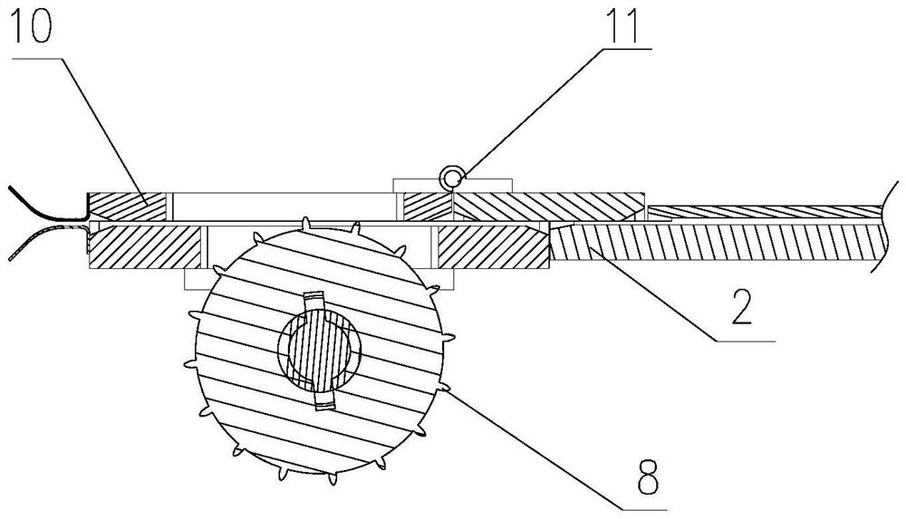 Door clamping mechanism of gasket roll feeding channel of gasket placing machine of wire rod packing machine