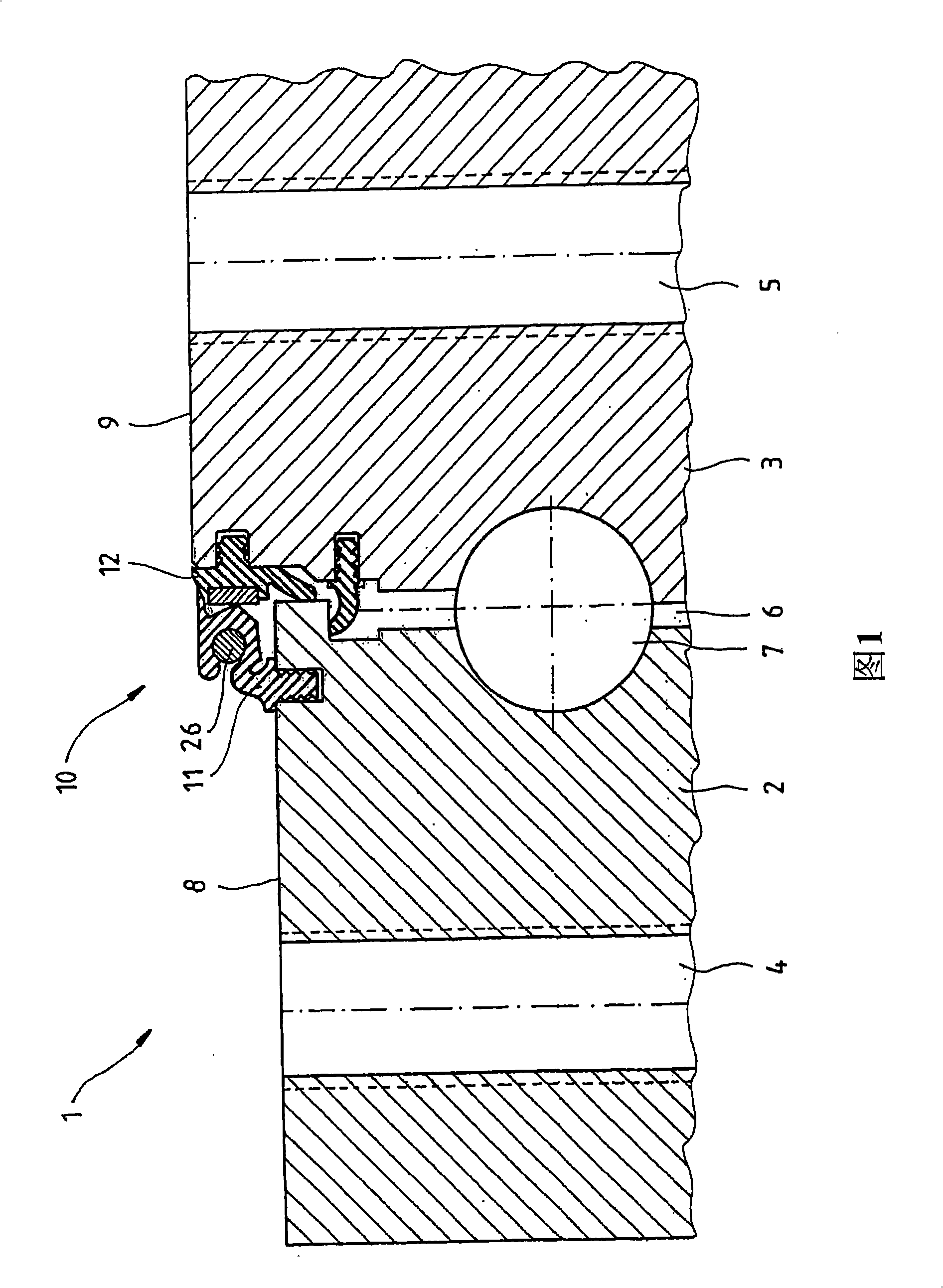 Wind turbine with element for sealing two parts that can be rotated in relation to one another