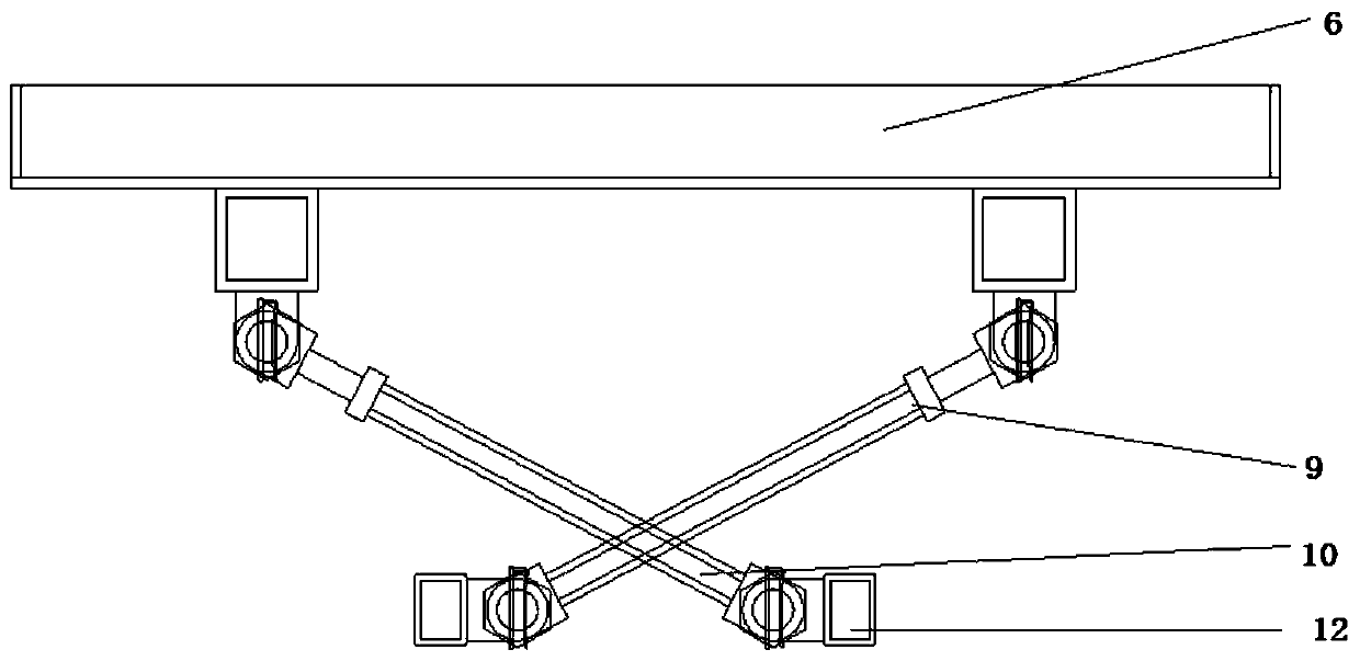 Trolley for transporting forest fruits in hilly areas and capable of automatically leveling