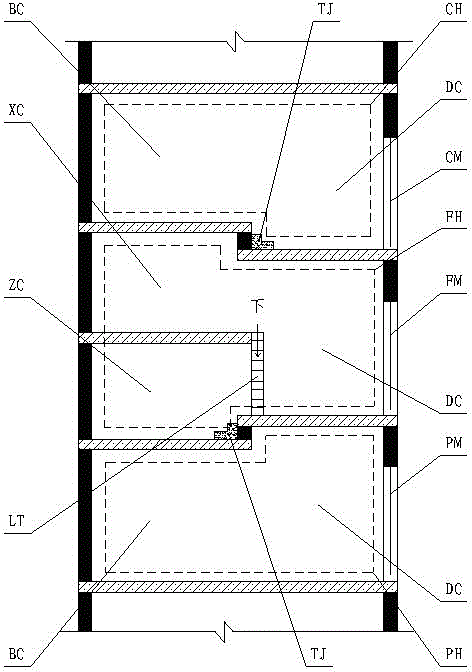 Three-storey-height type duplex apartment