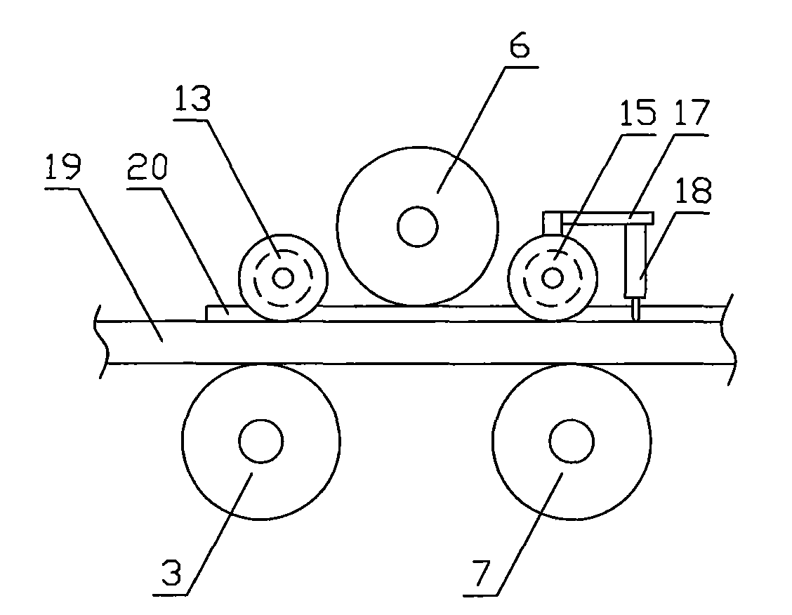 Welding device for gantry-shaped steel of forklift