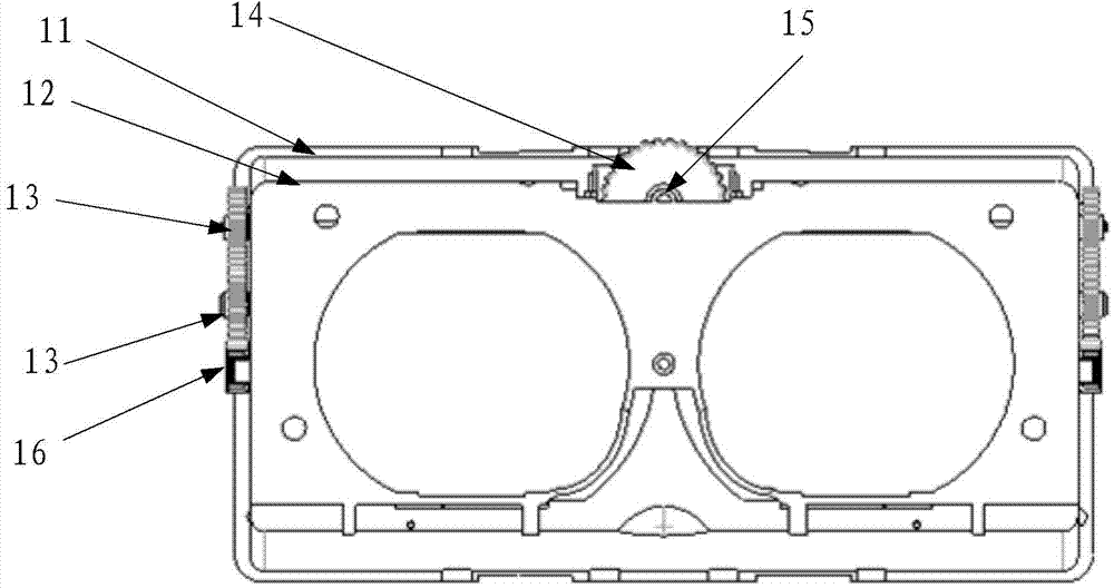 Transmission mechanism, head mounted display, and refraction adjusting method for head mounted display