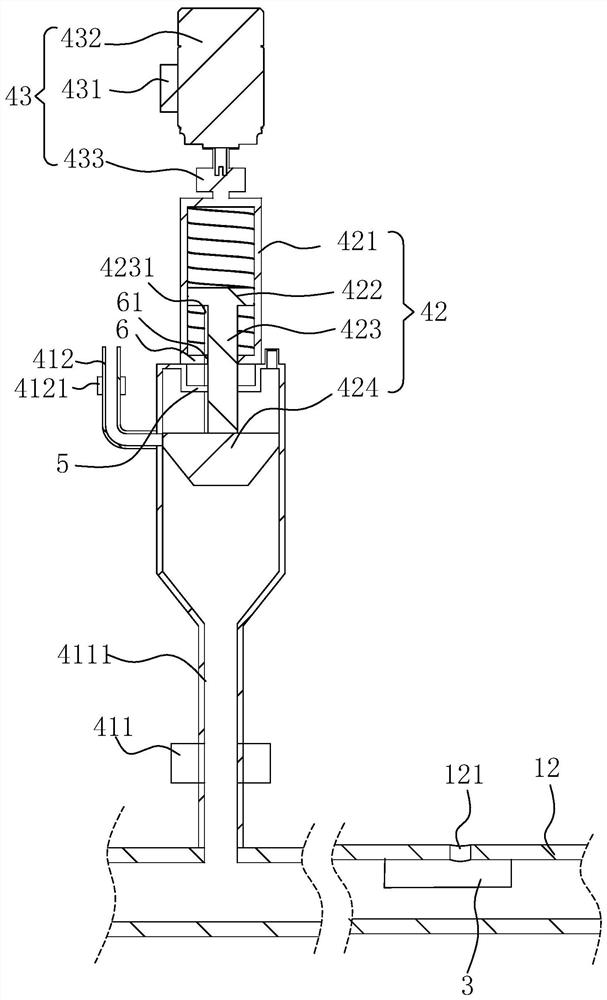 Thin-film drip irrigation device and construction method thereof