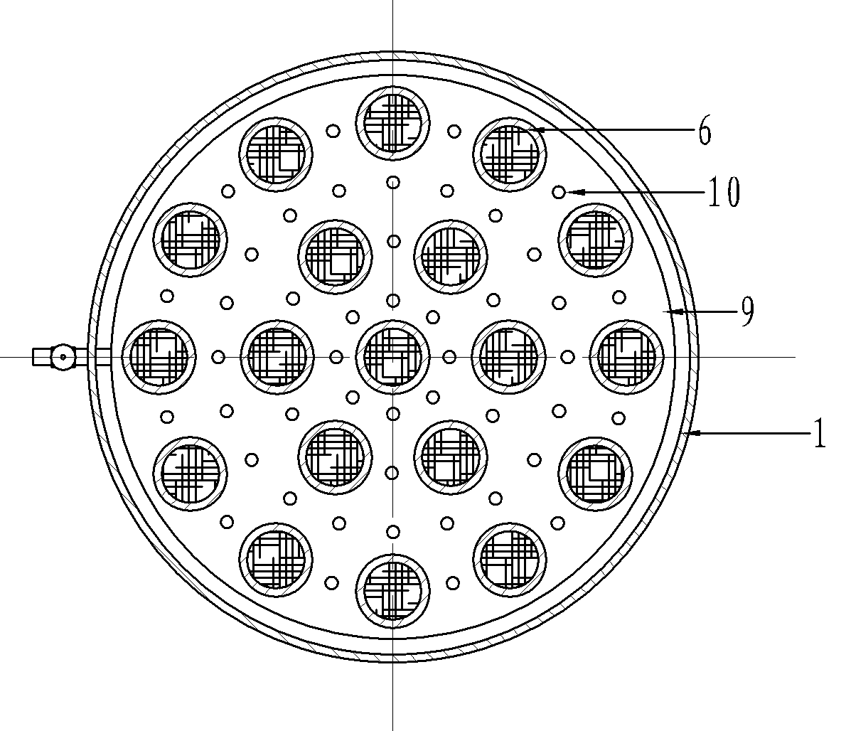 Filter for filtering synthetic produced liquid in production process of dimethylformamide and filtering method thereof