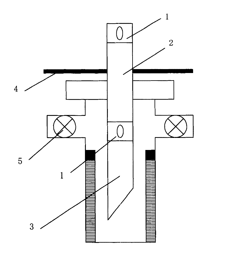 Continuous sand flushing technique and continuous sand flushing device thereof