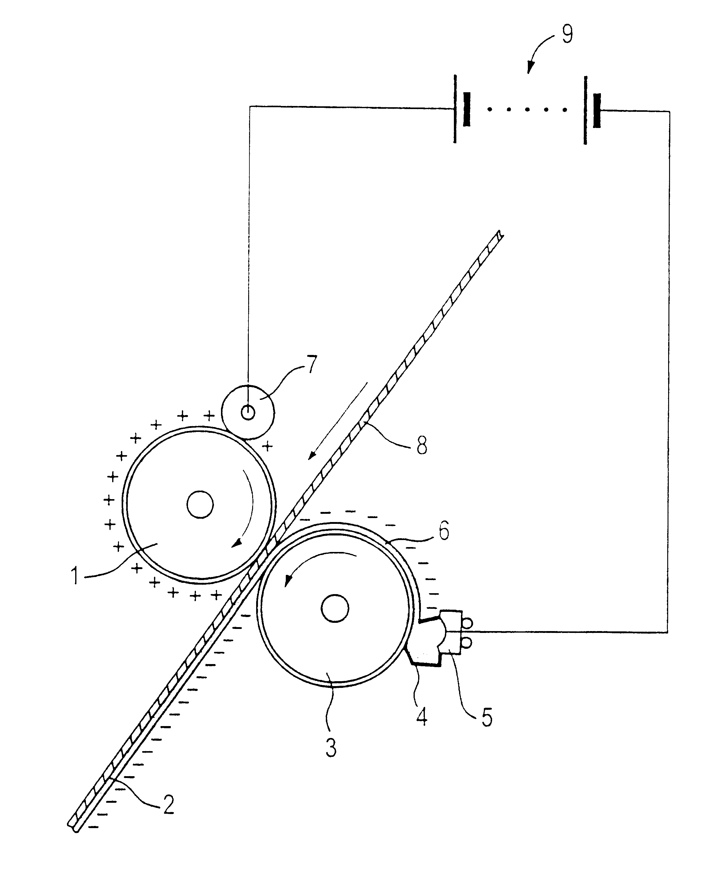 Method and device for improving the coating surface of strips of paper