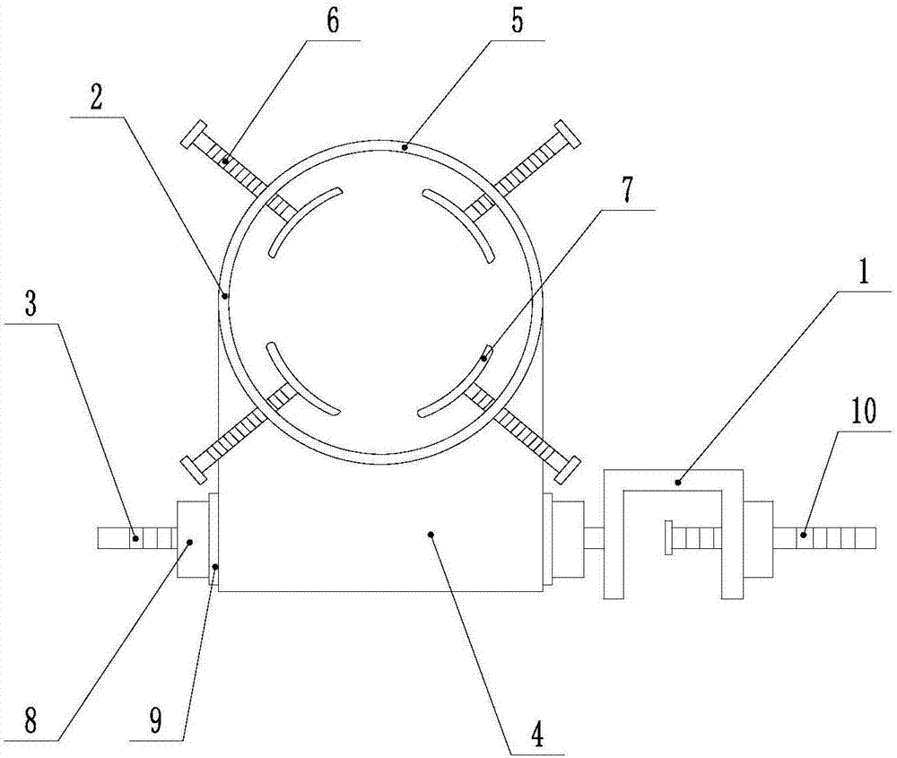 Hoop type feeder clamp facilitating pipe diameter adjusting