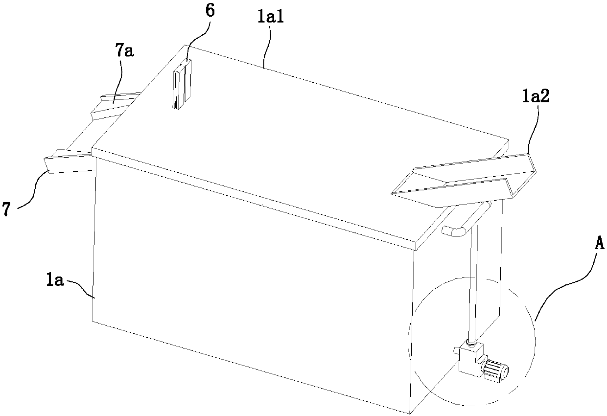 Tomato crushing and beating machine