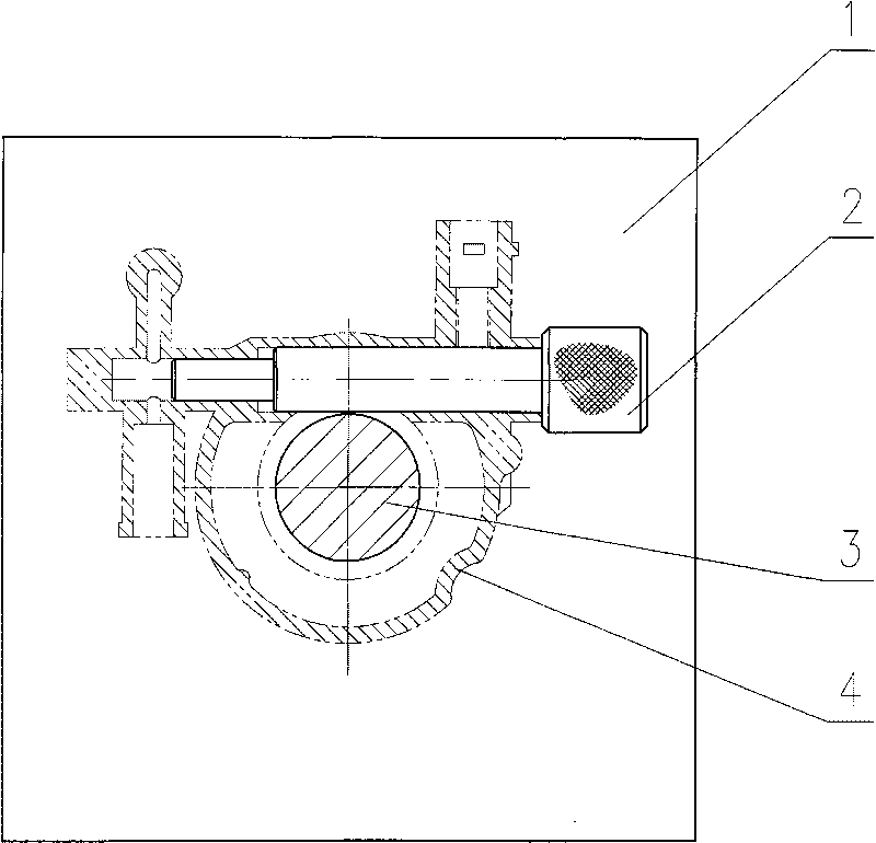 Detection tool for center distance between matched and mutually perpendicular holes