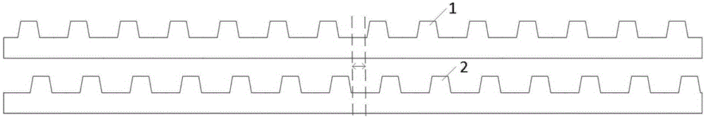 Flat plate type linear switch flux linkage motor and staggered tooth displacement selection method thereof