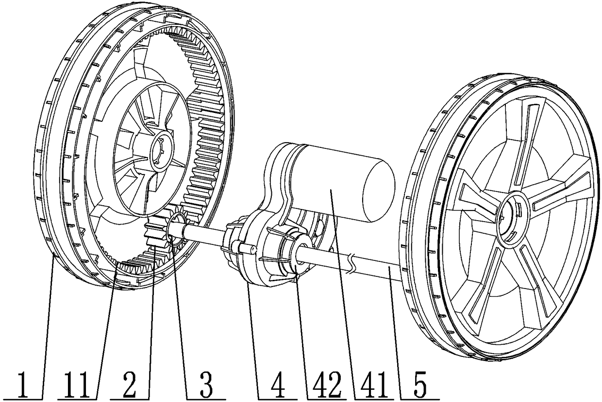 Power-assisted transmission structure for traveling machine