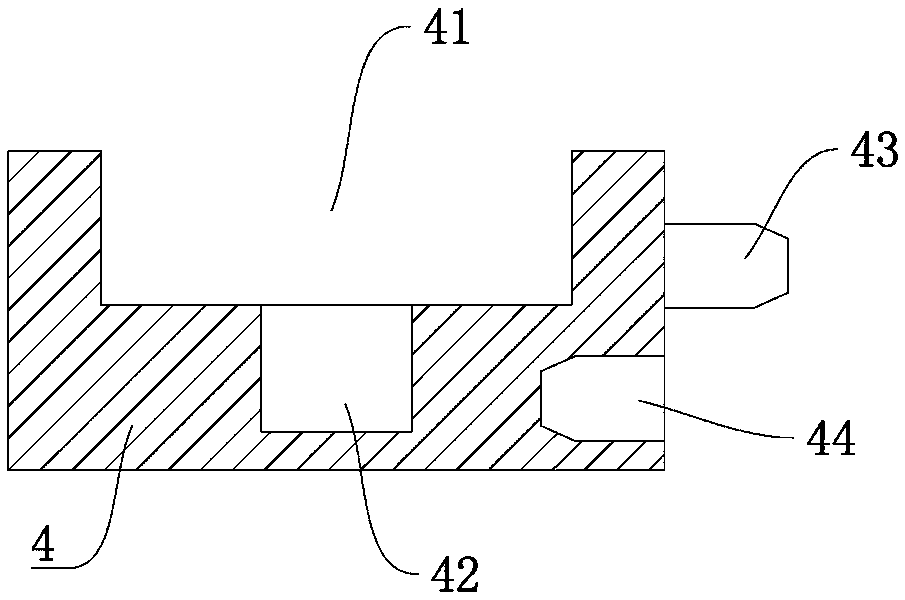 Collapse-preventive sensing device for escalator