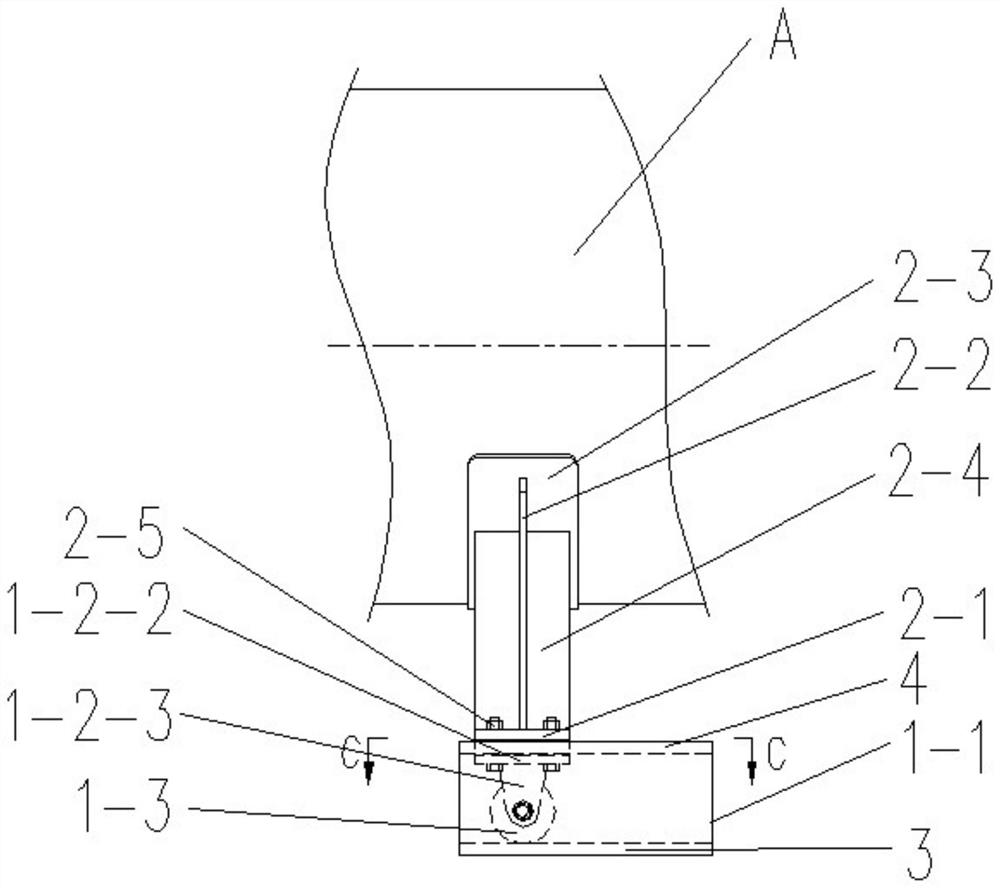 Sliding supporting device for supporting heavy pressure vessel