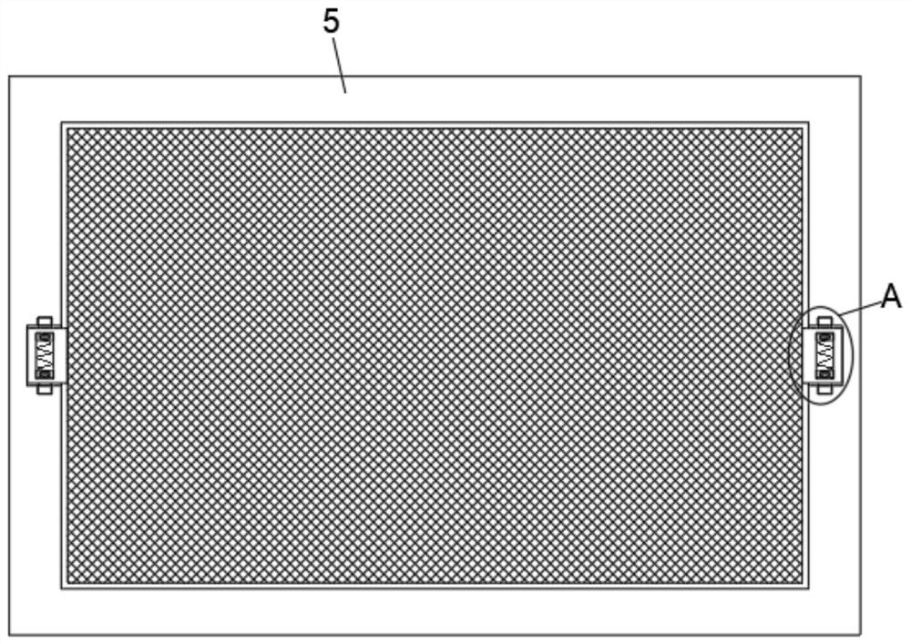 A kind of raw material stone removal device for feed production