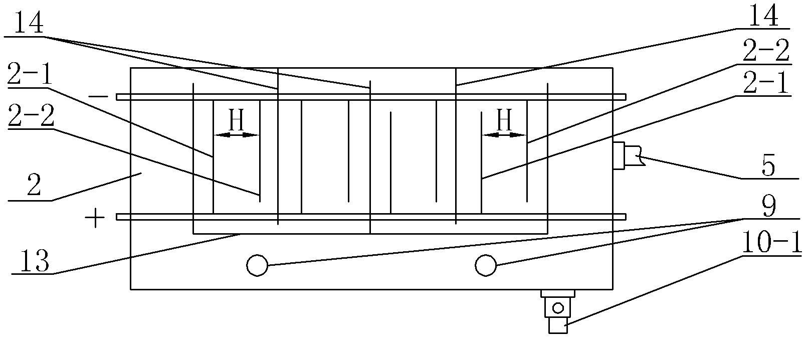 Silver recovery device for silver-containing waste liquor