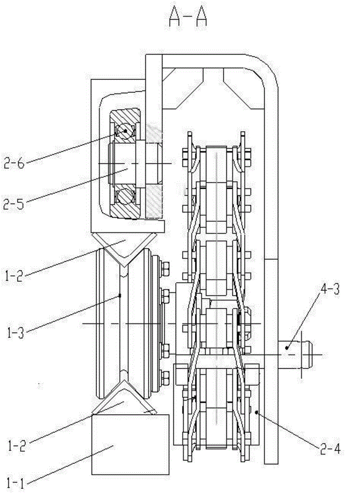 Bituminous pavement maintenance truck and raking device thereof