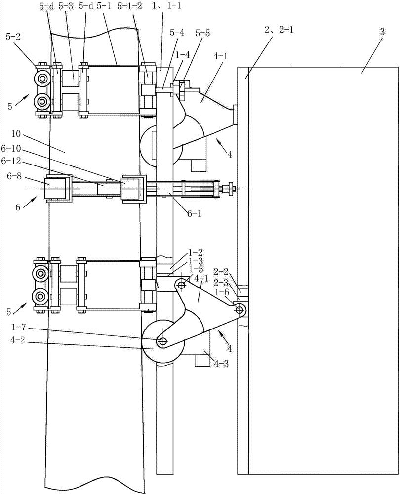 Electric pole self-climbing maintenance platform