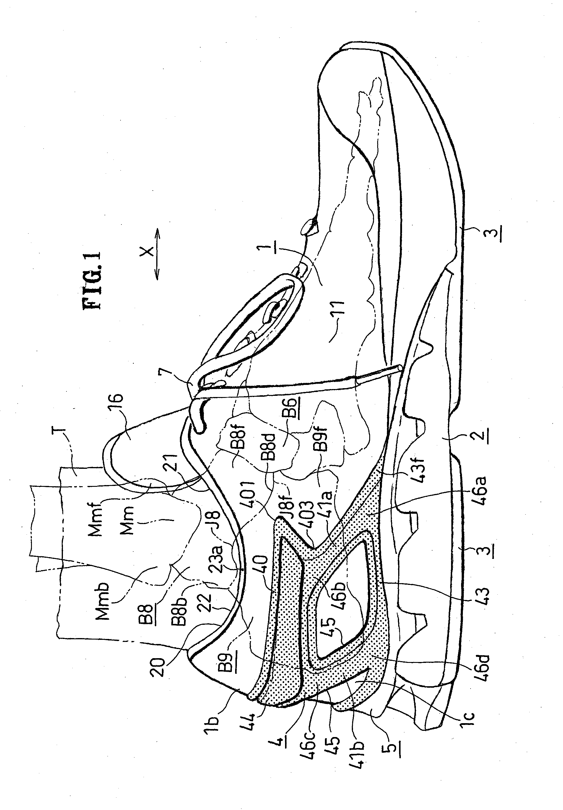 Athletic shoe with heel counter for maintaining shape of heel section