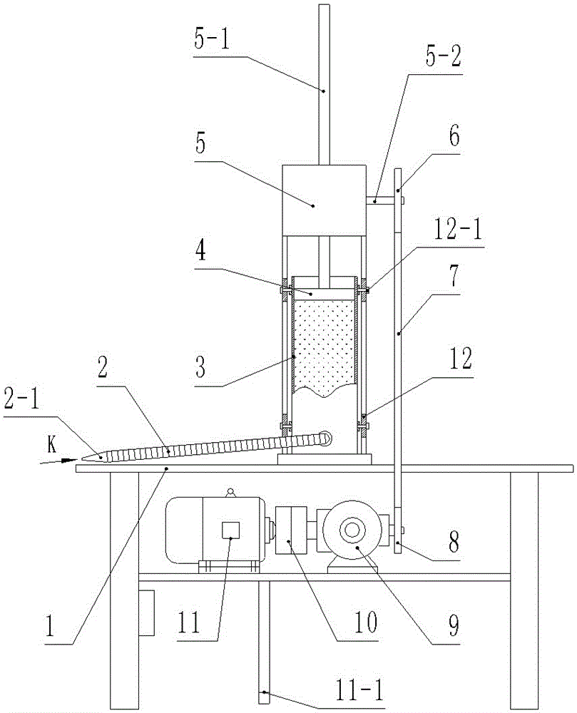 Meat stuffing extruder