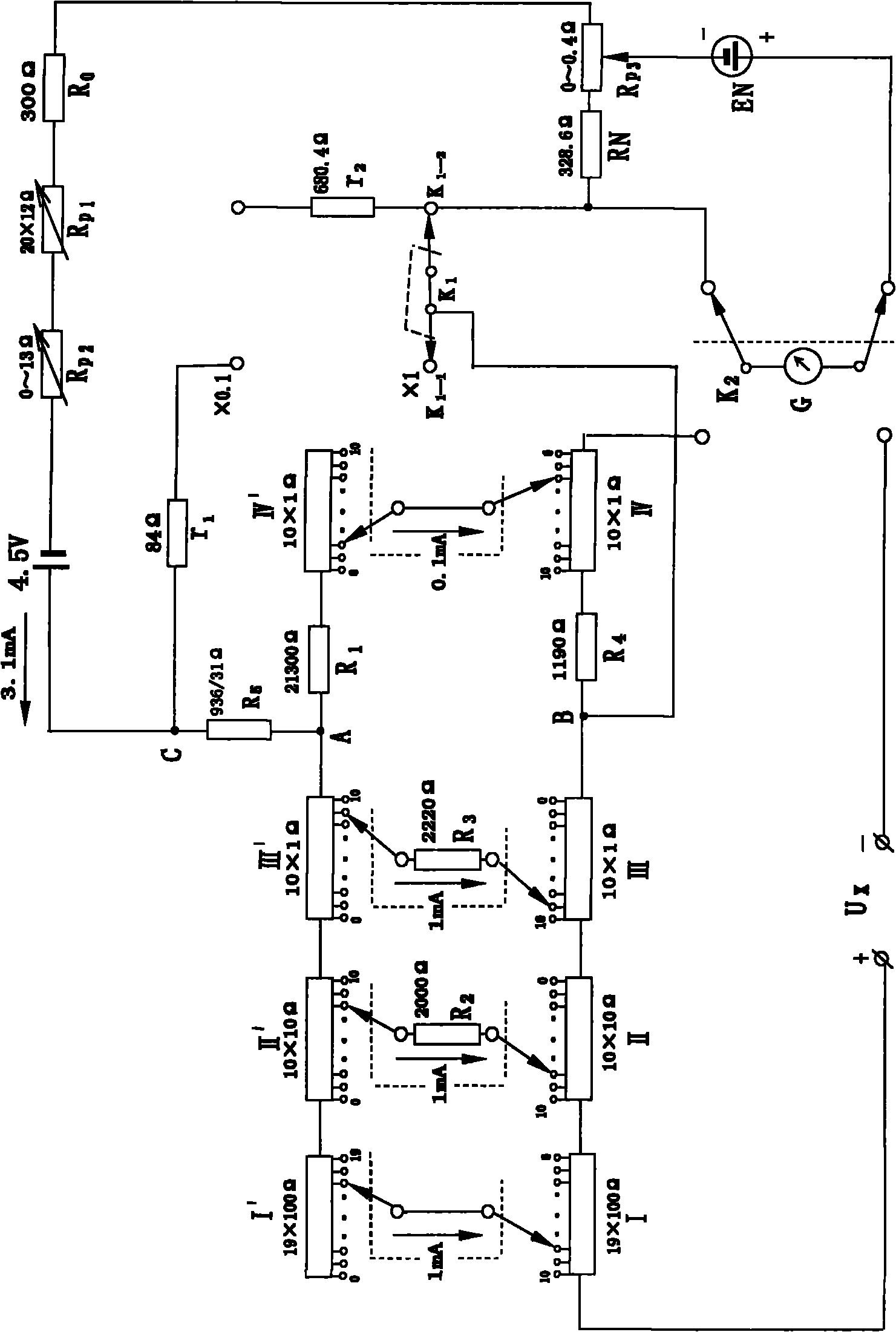 Voltage-measuring device with four measuring panels