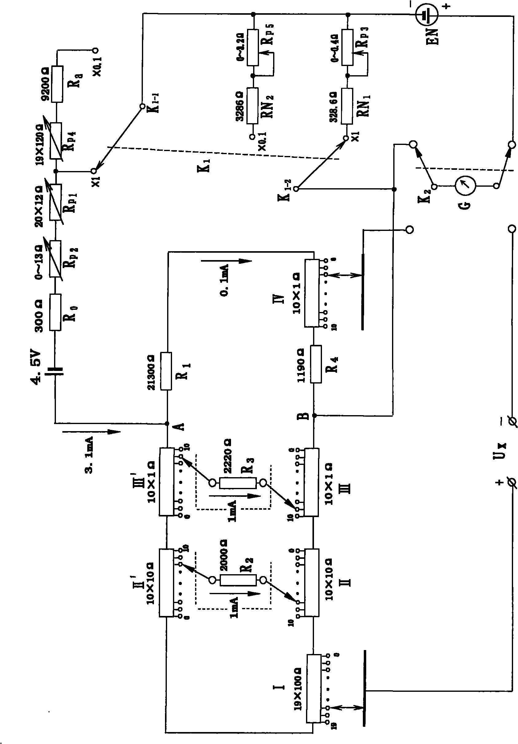 Voltage-measuring device with four measuring panels