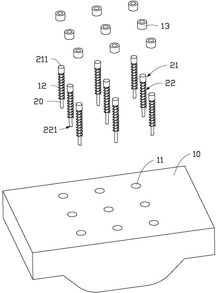 Detecting device and detecting method for electrolytic machining gap