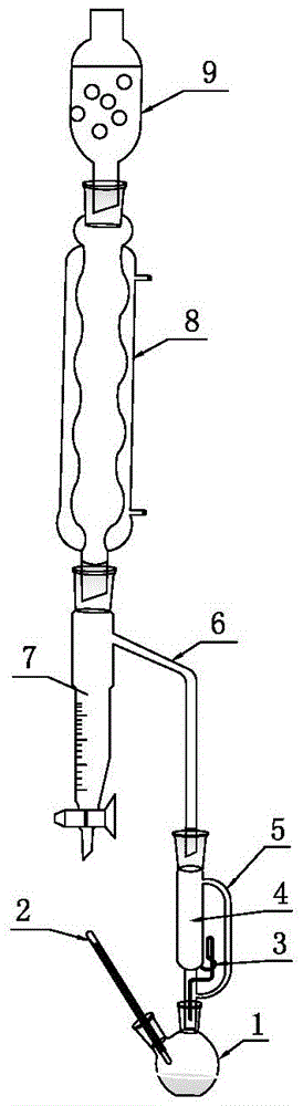 Oil field sludge multi-component extraction device and method for recycling water in dryer thereof