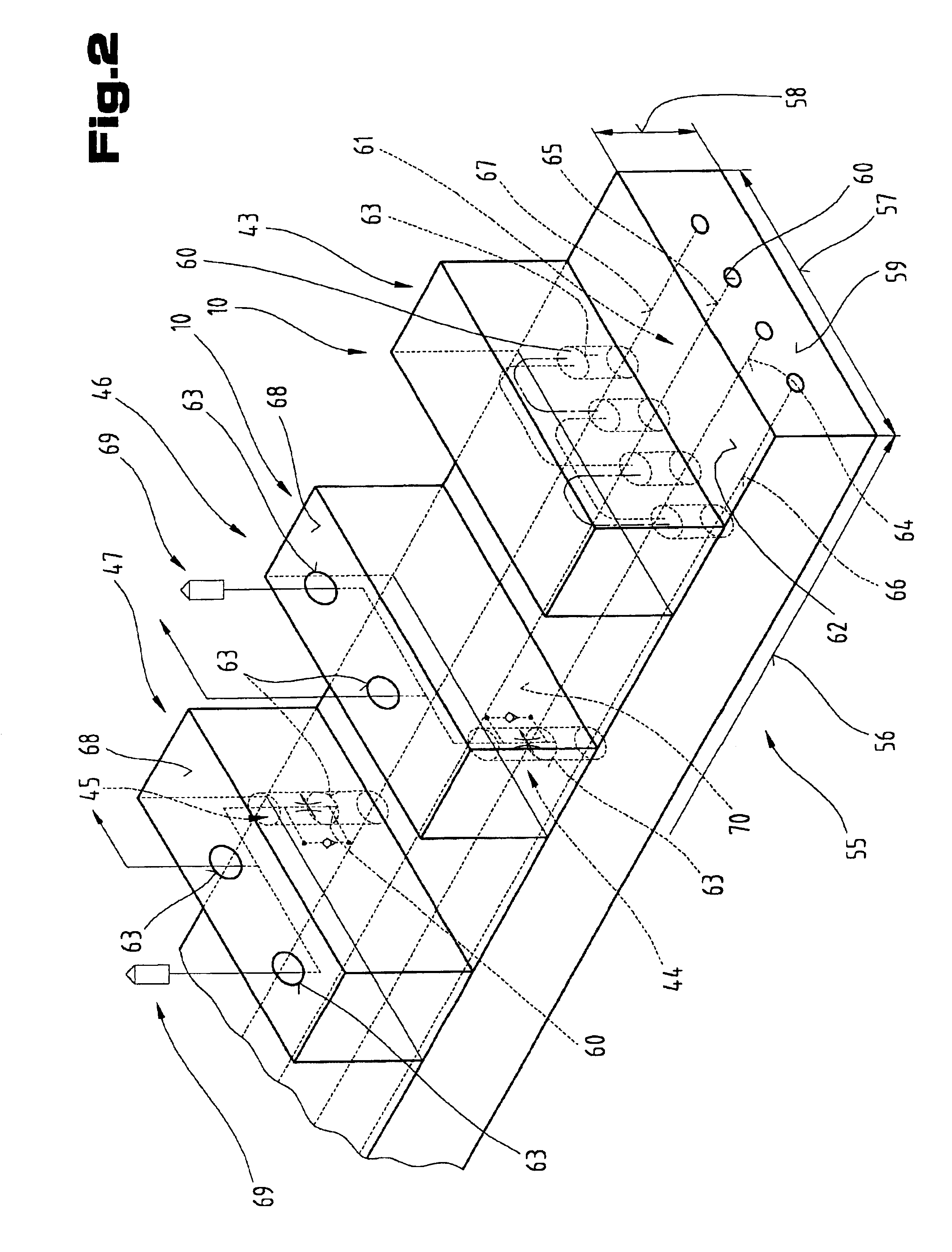 Displacement unit