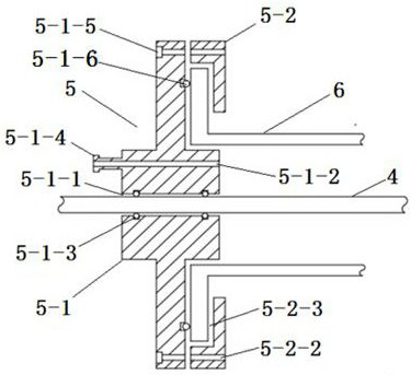 A synthesis device and method for polycrystalline phosphorous germanium zinc in a single temperature zone