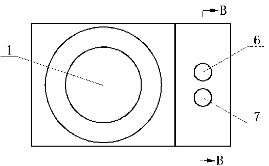 Valveless piezoelectric pump based on wall attachment effect