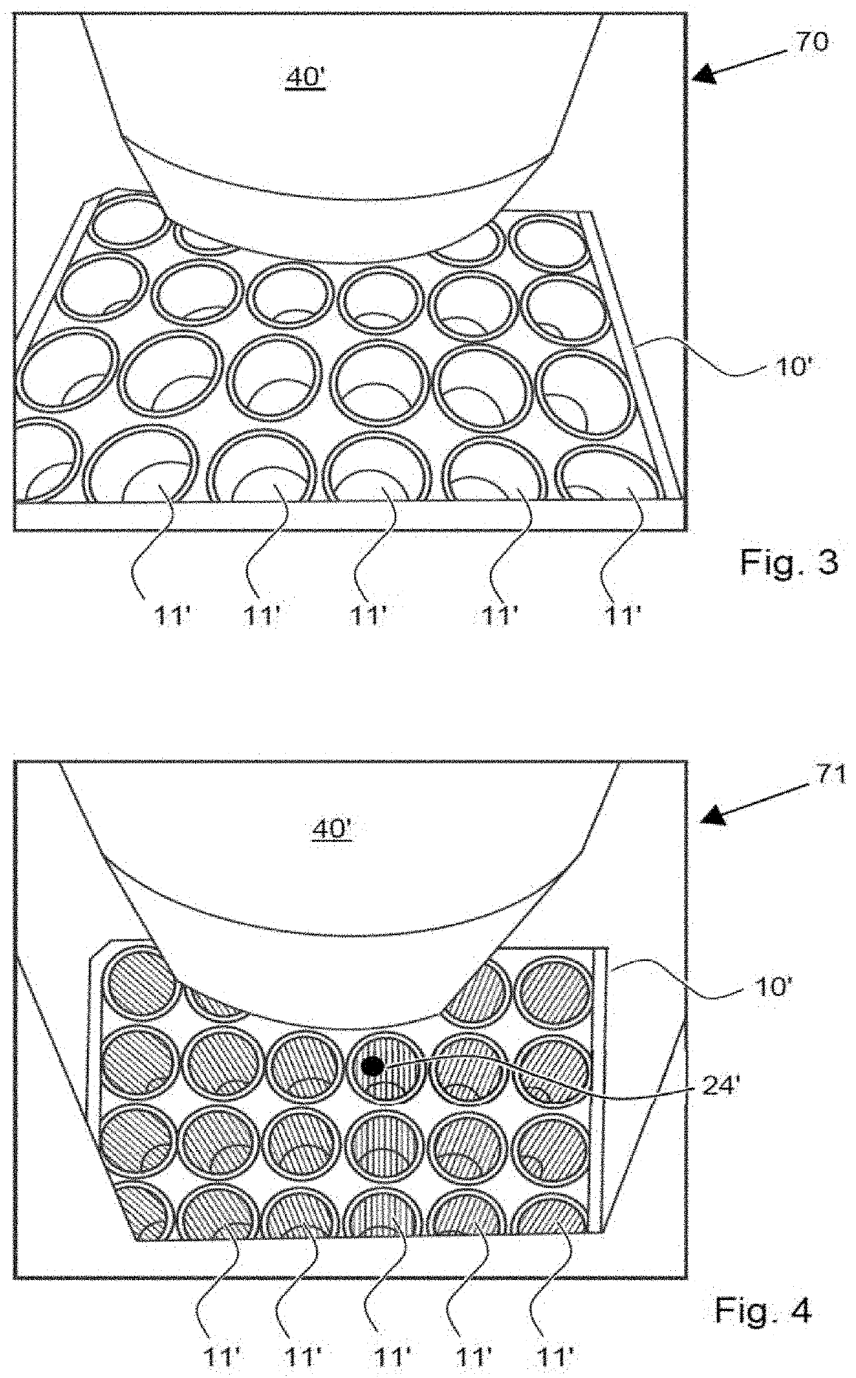 Microscope and method for determining a measuring location of a microscope