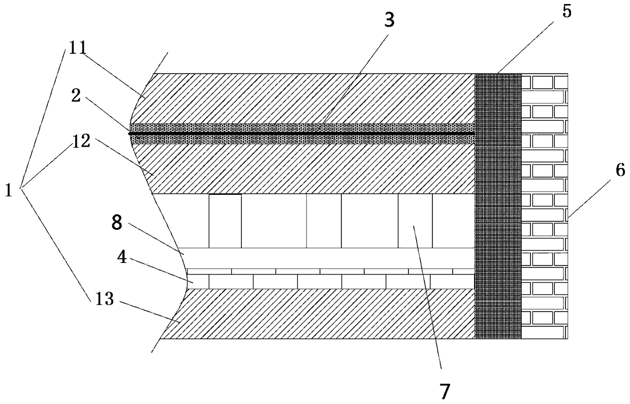 A metal mesh explosion-proof vacuum insulation glass and its preparation method