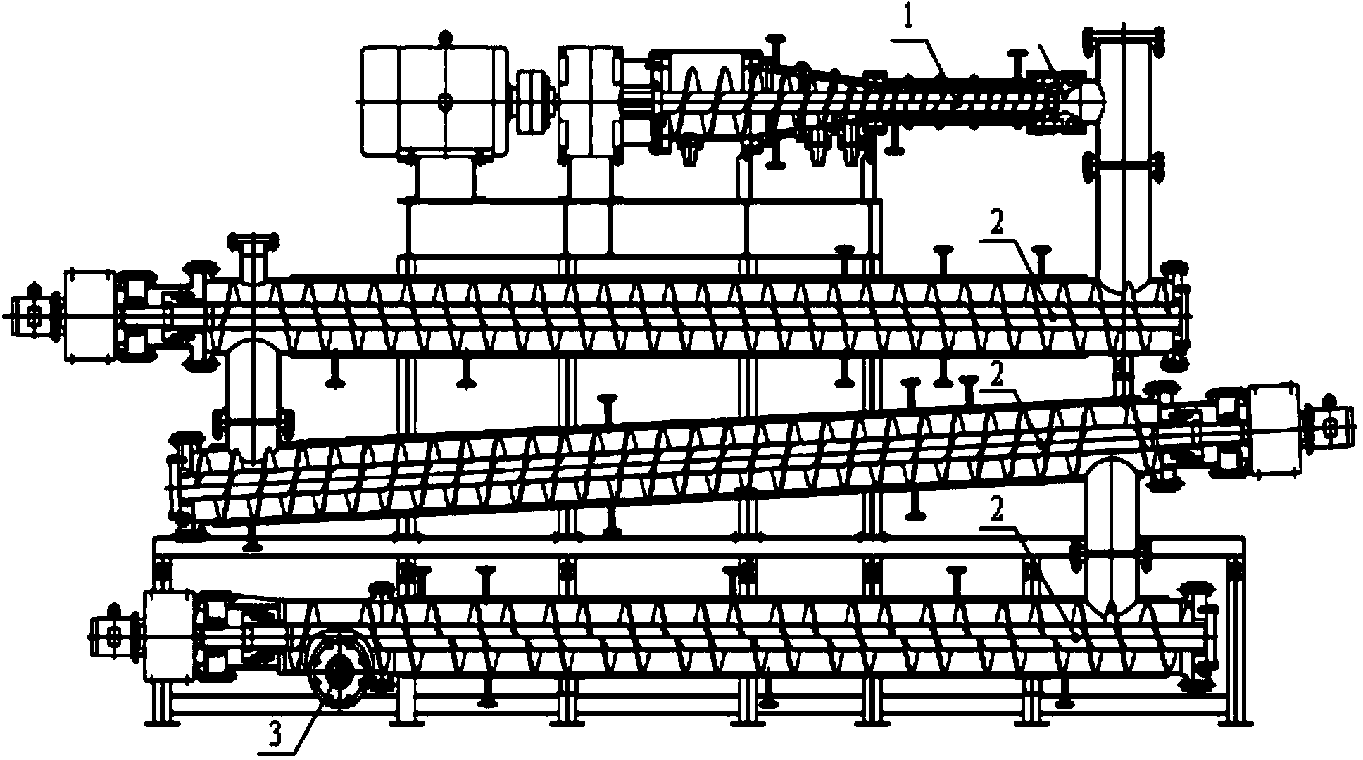 Clean technology for producing D-xylose with screw pressure producing flashing spray explosion method